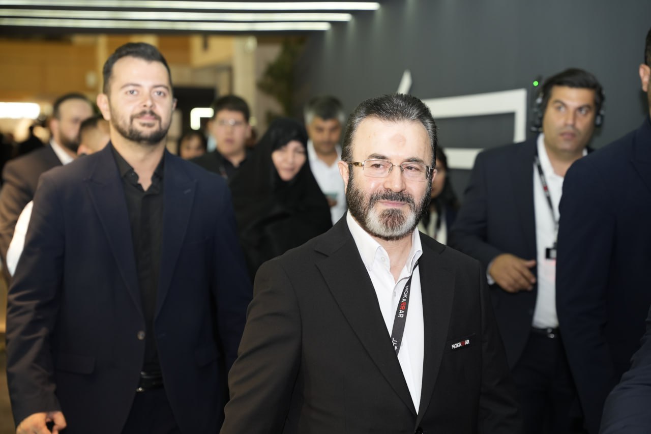 بازدید از نمایشگاه سه دهه دستاوردهای هلدینگ مواد مهندسی مکرر