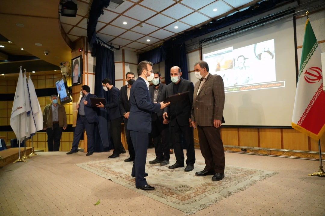 تقدیر از دکتر گلپور به عنوان مدیر جهادی سال 1400